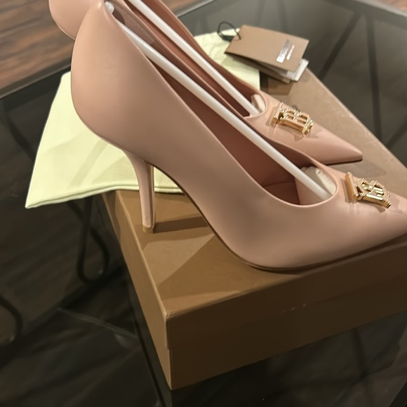 New authentic Burberry logo heels - Picture 4 of 11